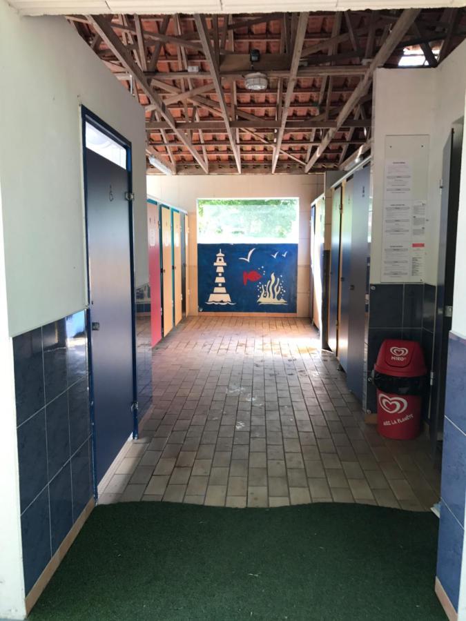 旺代蒙塔利韦 Camping La Chesnays酒店 外观 照片