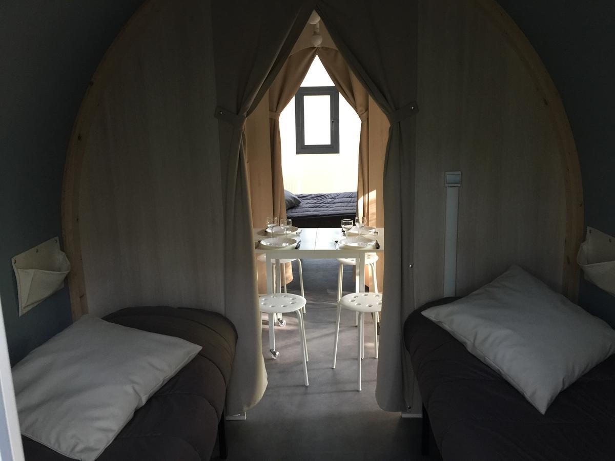旺代蒙塔利韦 Camping La Chesnays酒店 外观 照片