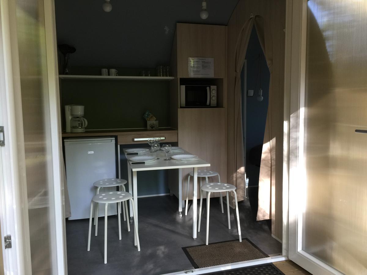 旺代蒙塔利韦 Camping La Chesnays酒店 外观 照片