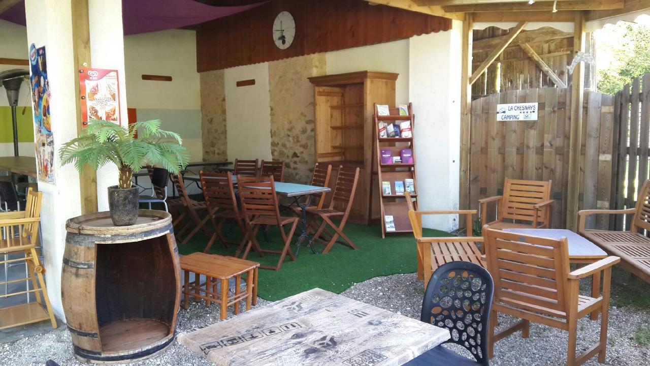 旺代蒙塔利韦 Camping La Chesnays酒店 外观 照片