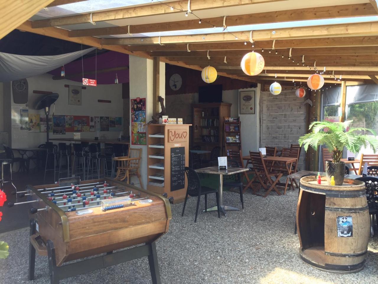 旺代蒙塔利韦 Camping La Chesnays酒店 外观 照片